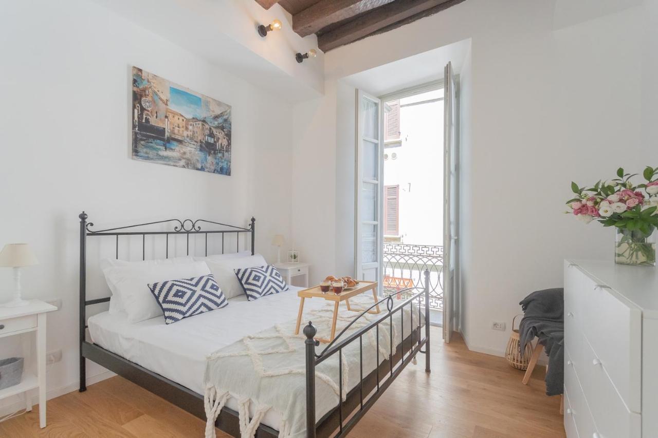 Independence Apartment With Balcony By Rent All Комо Экстерьер фото